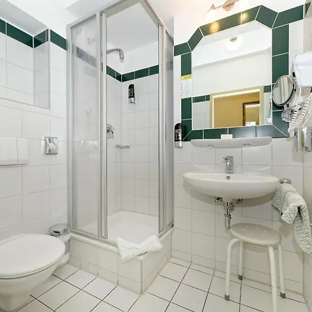 Отель Hotel Zum Maximilian Бад-Файльнбах