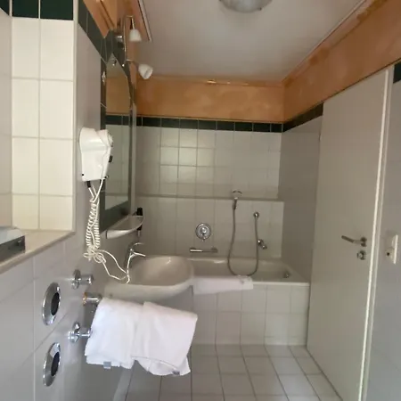 Отель Hotel Zum Maximilian 3*
