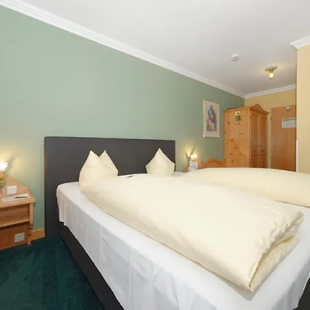 Hotel Zum Maximilian Отель