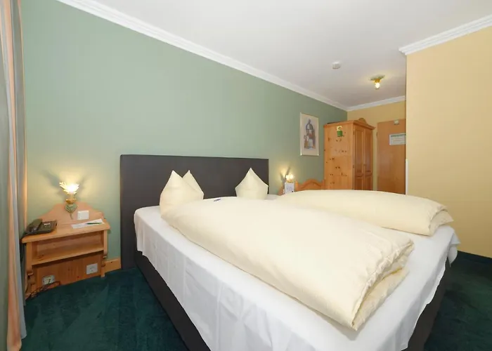 Zum Maximilian Hotel