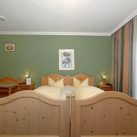 Hotel Zum Maximilian 3*